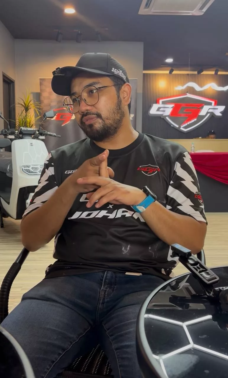 “Mereka Hanya Akan Dapat Harta Bila Saya Sudah Tiada Nanti,” - Johan Kerja Keras Demi Isteri, Mahu Anak-Anak Cari Kekayaan Sendiri 11 “Mereka Hanya Akan Dapat Harta Bila Saya Sudah Tiada Nanti,” – Johan Kerja Keras Demi Isteri, Mahu Anak-Anak Cari Kekayaan Sendiri