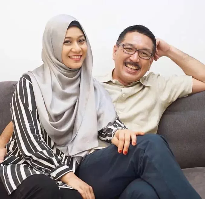 “Kami Hanya Dua Hati Yang Pernah Bertemu,” - Arash & Isteri Cerai Selepas 17 Tahun, Enggan Timbulkan Fitnah 5 “Kami Hanya Dua Hati Yang Pernah Bertemu,” – Arash & Isteri Cerai Selepas 17 Tahun, Enggan Timbulkan Fitnah