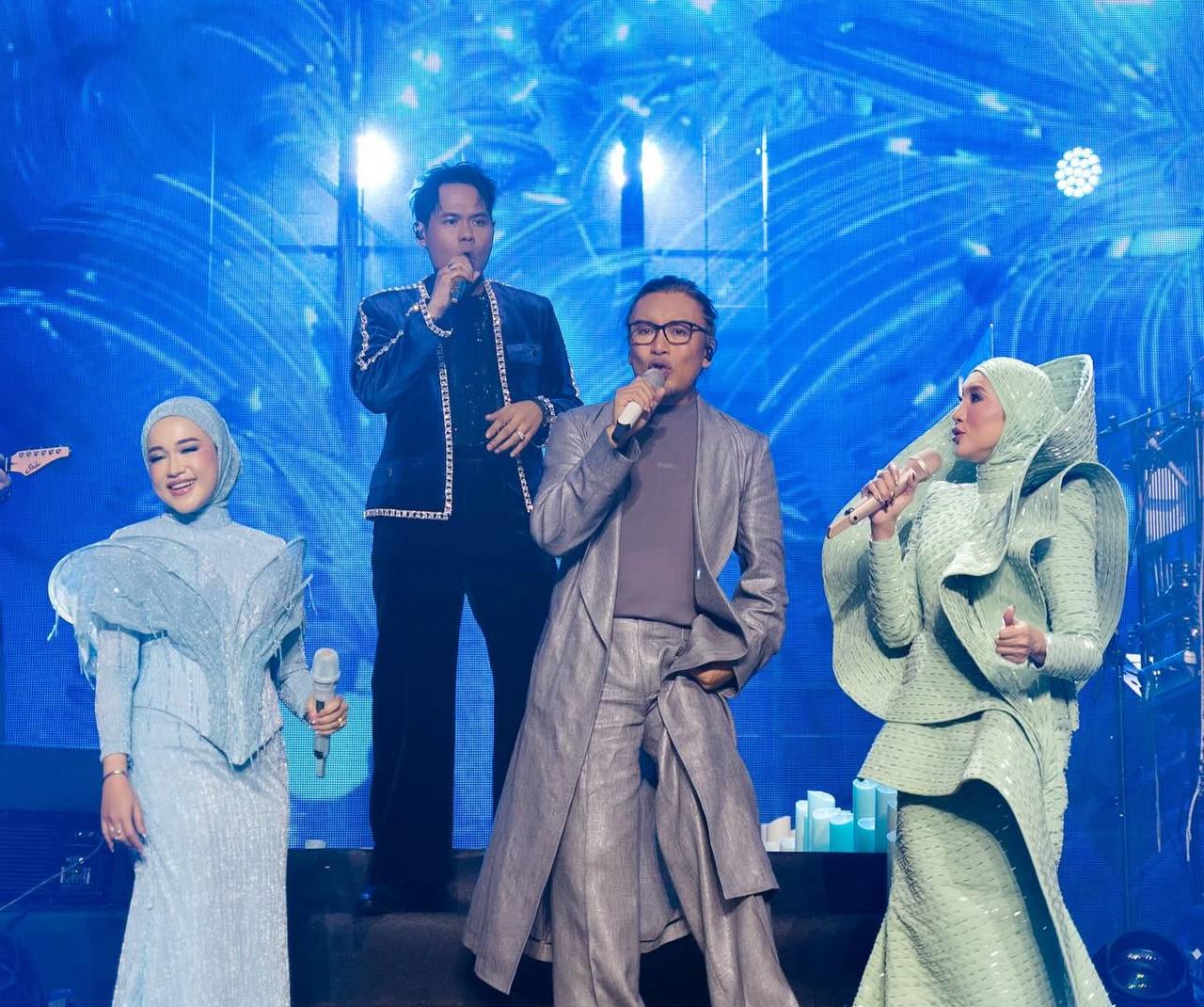 Konsert Empat Sukses Hibur 4,500 Pemimat, Menifestasi Ziana Zain, Anuar Zain, Ernie Zakri & Syamel Jadi Kenyataan! 11 Konsert Empat Sukses Hibur 4,500 Pemimat, Menifestasi Ziana Zain, Anuar Zain, Ernie Zakri & Syamel Jadi Kenyataan!