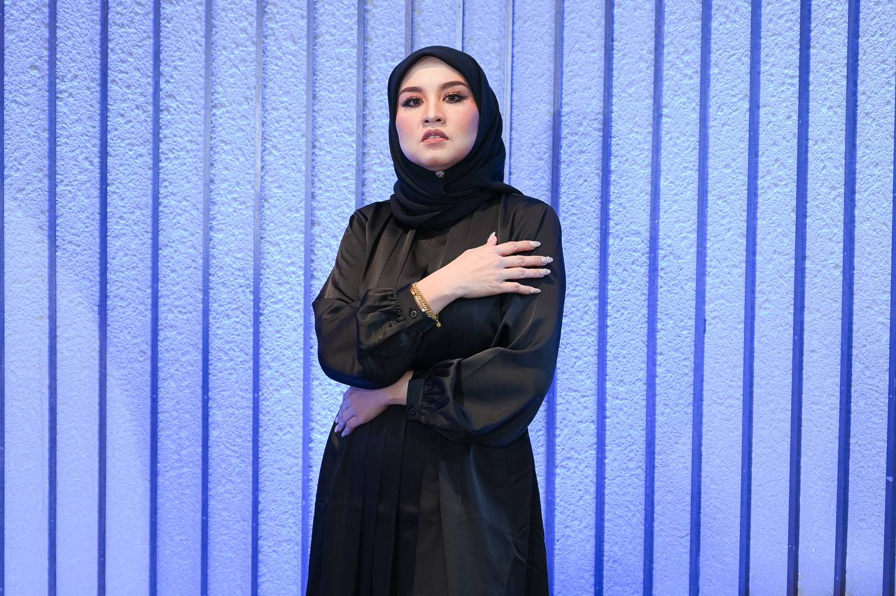 “Saya Mualaf, Banyak Lagi Perlu Belajar,” – Dua Tahun Mell Sakura Bertudung, Asbab Pengaruh Keluarga Suami
