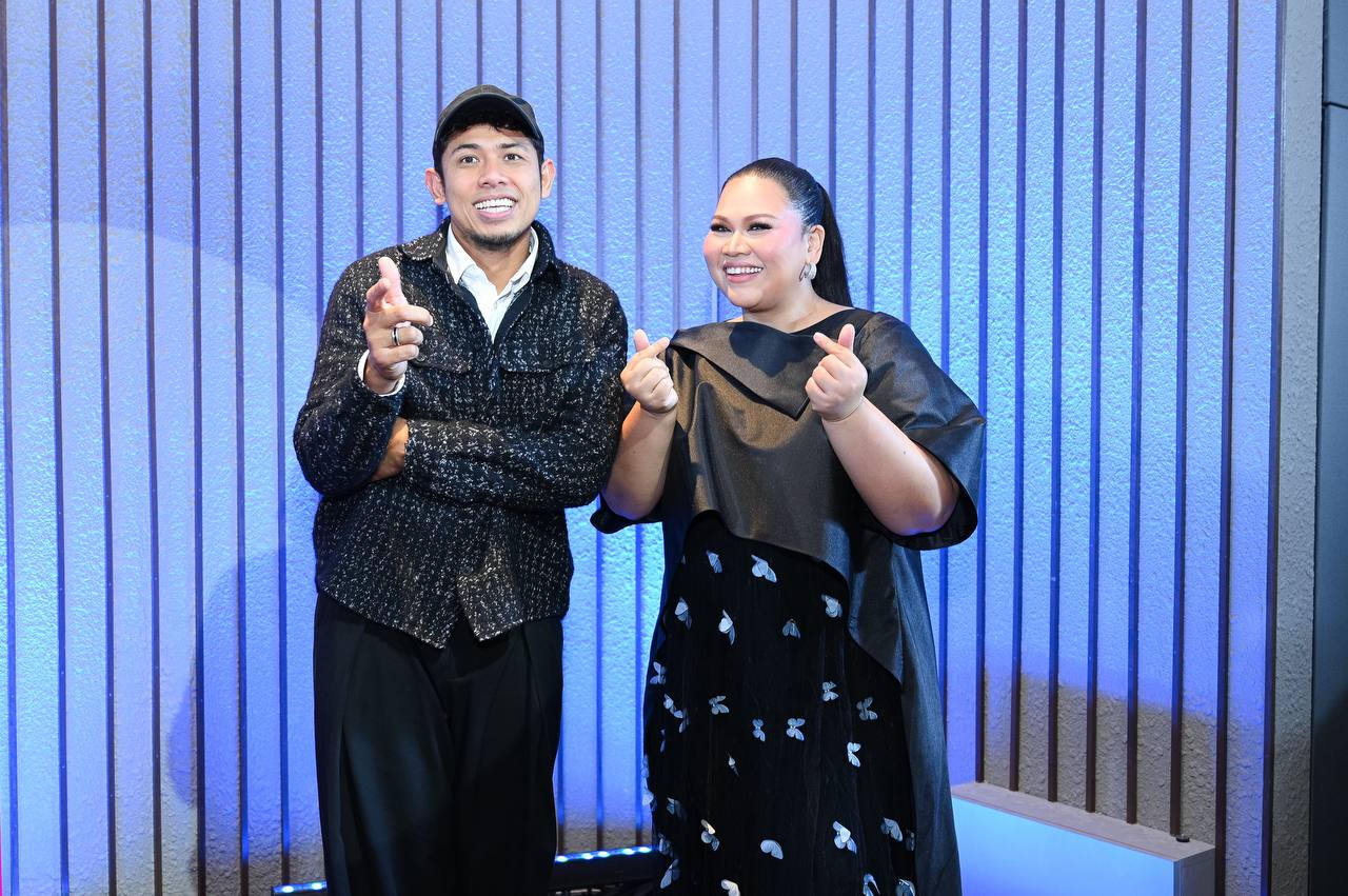 Astro Kekalkan Nabil Ahmad & Sherry Alhadad Sebagai Hos GV12, Tak Tolak Kemungkinan Jihan Muse Bakal Kembali 9 Astro Kekalkan Nabil Ahmad & Sherry Alhadad Sebagai Hos GV12, Tak Tolak Kemungkinan Jihan Muse Bakal Kembali