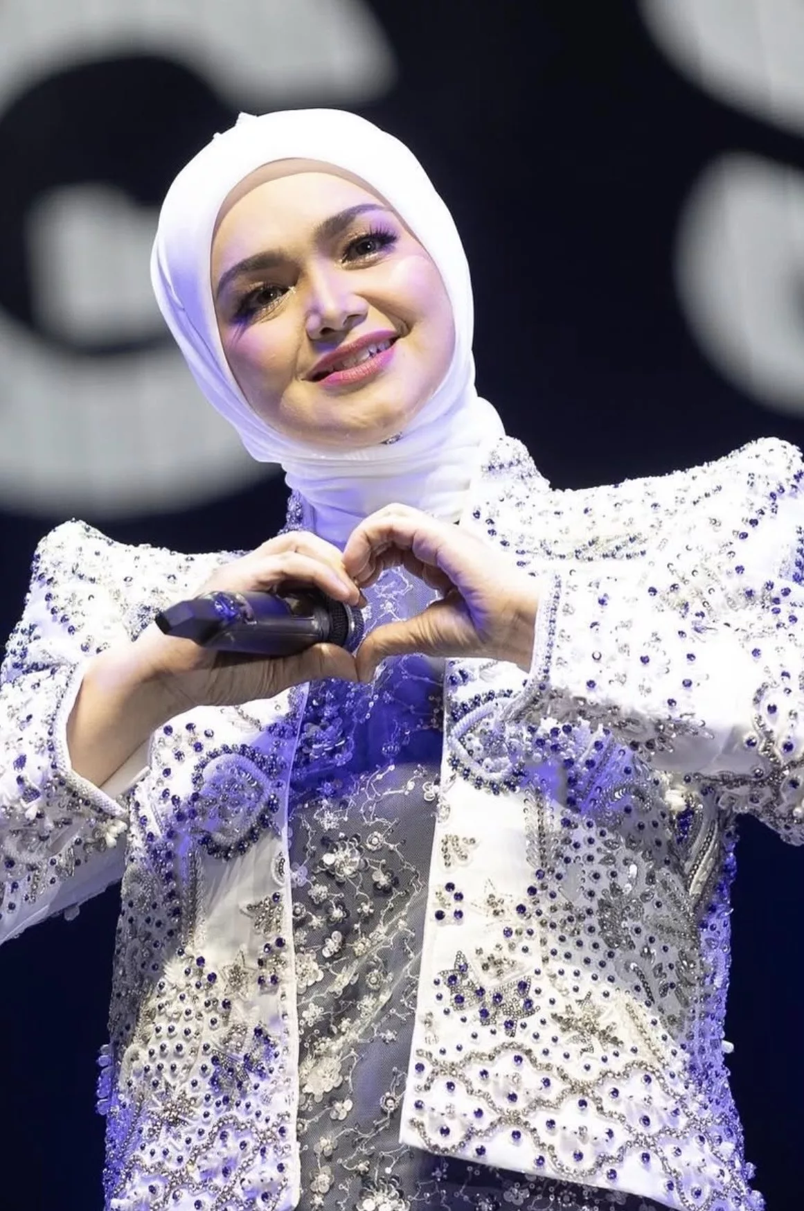“Tinggal 2,000 Tiket Lagi,” - 58,000 Tempat Duduk Konsert ‘Legacy 30 Siti Nurhaliza’ Sudah Terjual, Siti Nurhaliza Syukur & Terharu 6 “Tinggal 2,000 Tiket Lagi,” – 58,000 Tempat Duduk Konsert ‘Legacy 30 Siti Nurhaliza’ Sudah Terjual, Siti Nurhaliza Syukur & Terharu
