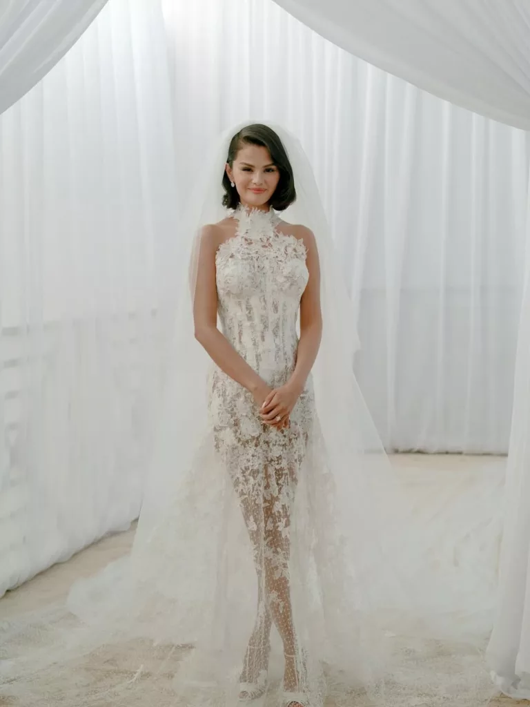 Selena Gomez Tampil Anggun Dengan Gaun Perkahwinan Rekaan Ralph Lauren