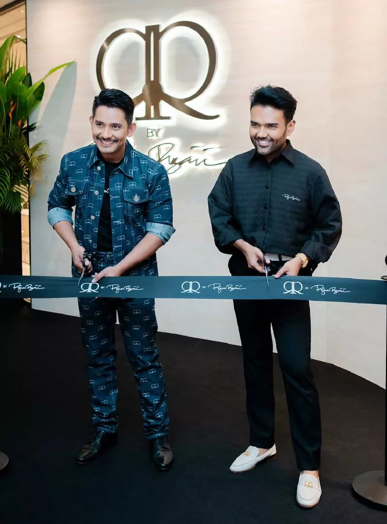 “Alhamdulillah Akhirnya Impian Kami Tercapai,” - Rizman Ruzaini Rai Profil Gemilang Buka Butik Mewah di KLCC, Bukti 20 Tahun Kejayaan 11 “Alhamdulillah Akhirnya Impian Kami Tercapai,” – Rizman Ruzaini Rai Profil Gemilang Buka Butik Mewah di KLCC, Bukti 20 Tahun Kejayaan