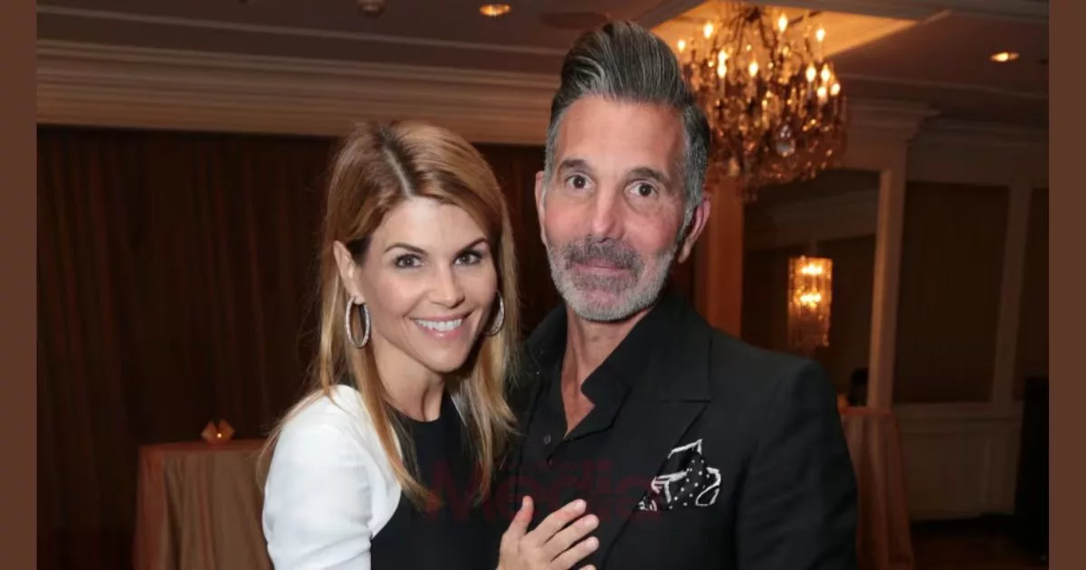 Lori Loughlin Dan Mossimo Giannulli Berpisah Selepas 28 Tahun Mendirikan Rumah Tangga 15 Lori Loughlin Dan Mossimo Giannulli Berpisah Selepas 28 Tahun Mendirikan Rumah Tangga