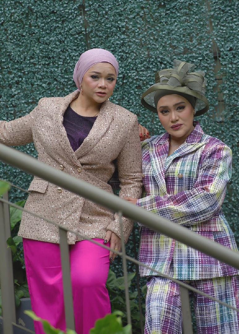 “Biar Gambar Bicara,” – Azharina, Nana Karia