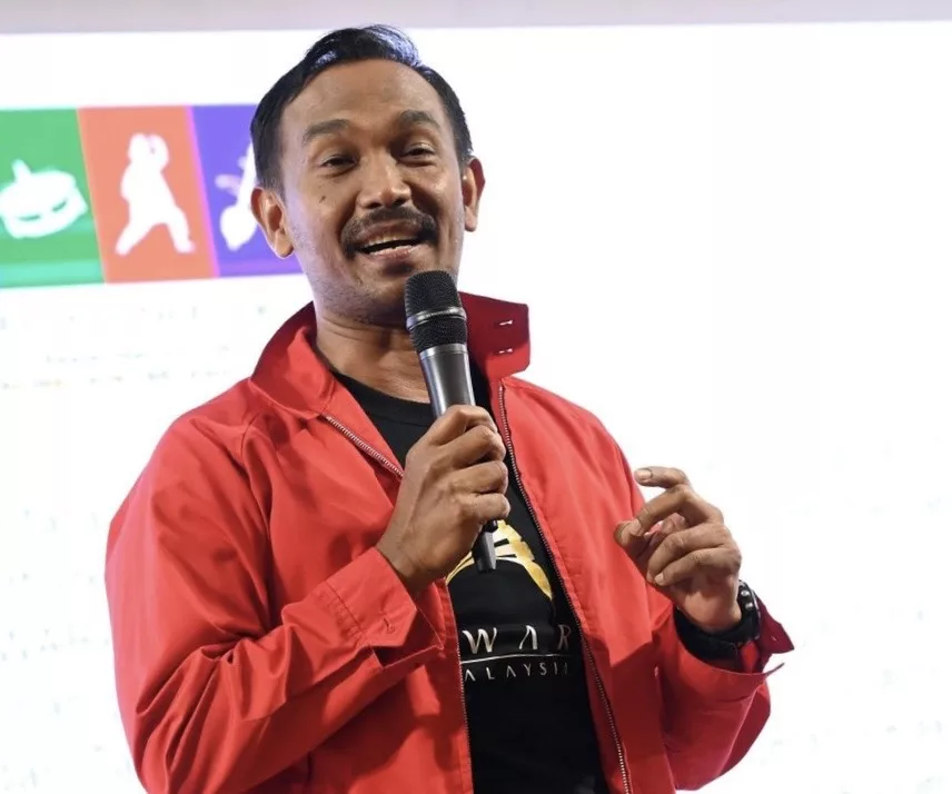 “Suara Emas & Aura Teater Bertemu,” – Asmidar Bersilat Atas Pentas & Dr Norzizi ‘Menyala’ Dalam Muzikal Epik Paduka Cik Siti