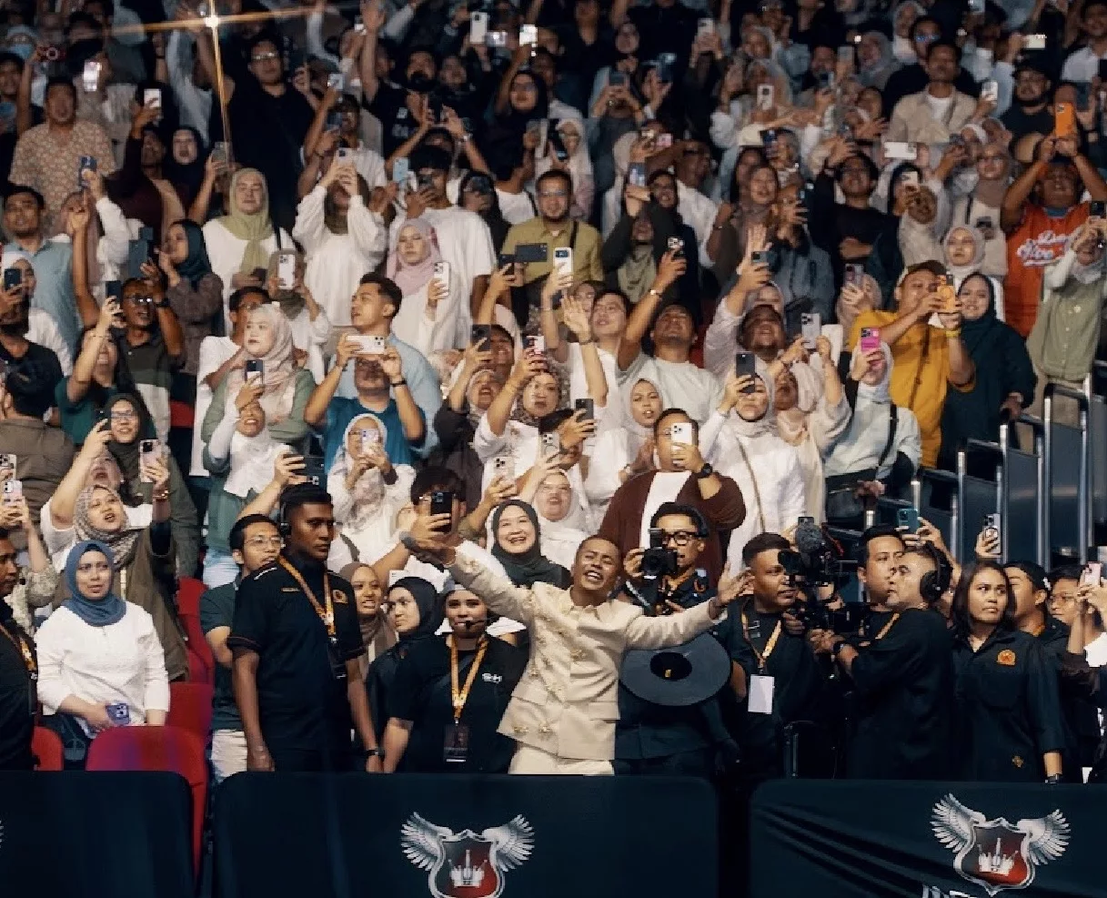 “Detik Paling Bermakna,” – 16 Tahun Dalam Industri, Hafiz Suip Cipta Magis Konsert ‘Di Sebalik Aku’…3,500 Peminat Terpukau!