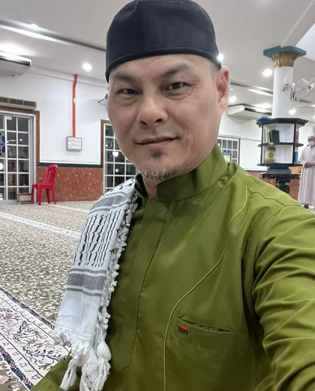 “Mualaf Sedang Bertatih…,”- Adam Corrie Mohon Netizen Usah Beri Tekanan Kepada Teman Wanita Ben Amir 6 “Mualaf Sedang Bertatih…,”- Adam Corrie Mohon Netizen Usah Beri Tekanan Kepada Teman Wanita Ben Amir