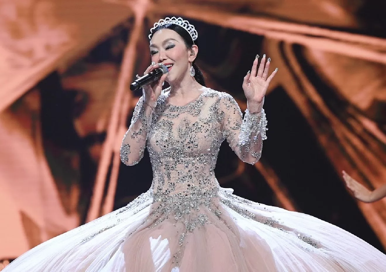 Iskandar Ismail Cemerlang Minggu Kedua GV12 Dengan 71.50%, Elaine Kang Terselamat Tiada Penyingkiran