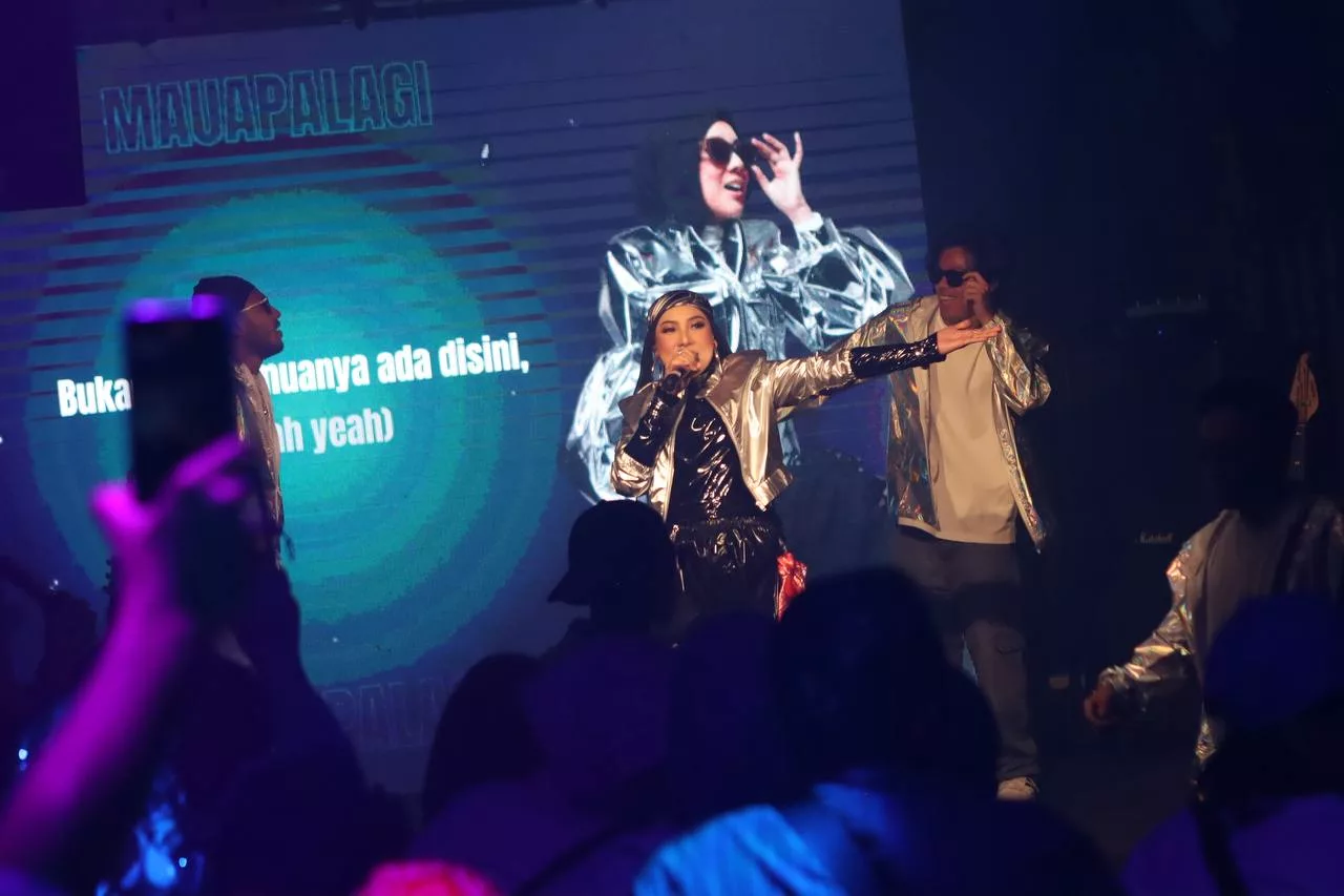 Irene Catalina Comeback Selepas 8 Tahun, ‘All Out’ Jayakan Showcase, Lancar Lagu Baru & Ulas Soal Persaingan – “Saya Pun Bukanlah Muda Lagi.”