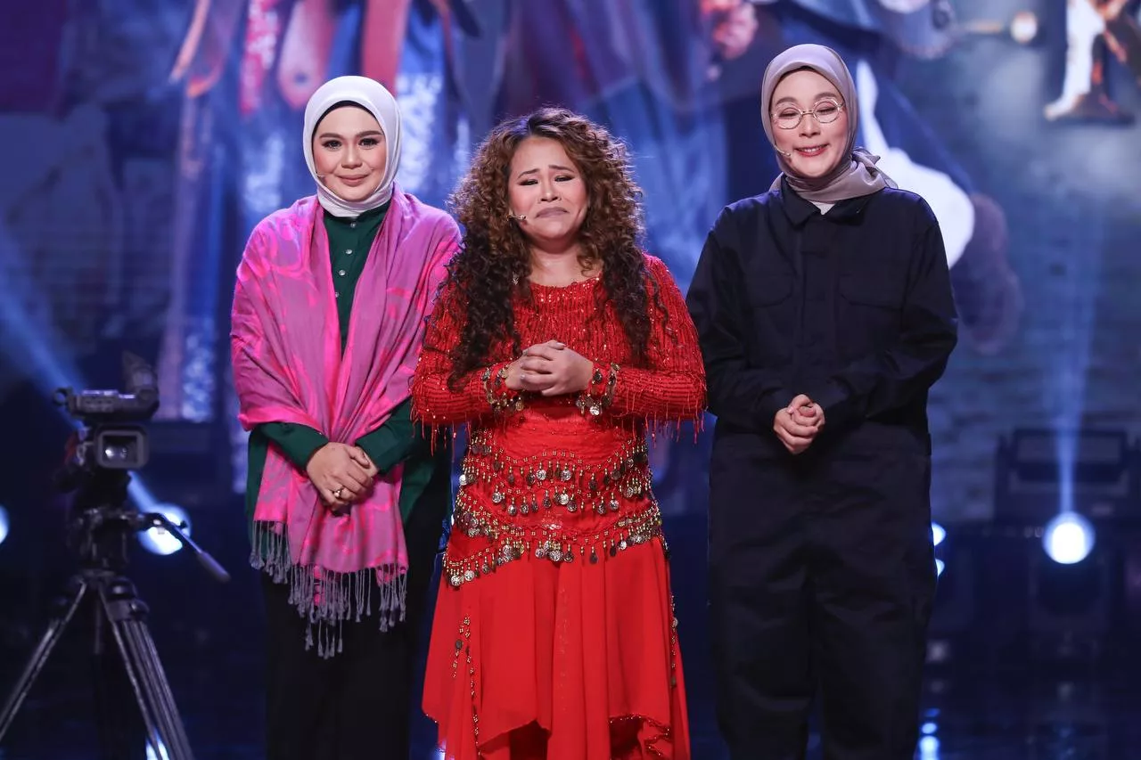 “Lebih Baik Ada Daripada Tiada,” – Nanas Jawab Isu Teguran Ayat Suci Diselitkan Dalam Persembahan Lawak, Raih 3 Standing Ovation