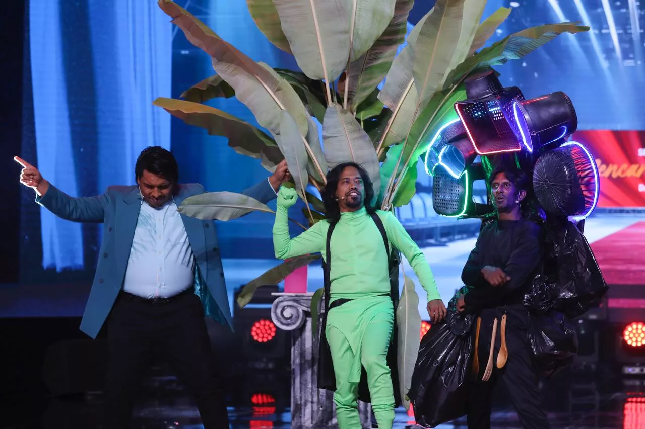 “Lebih Baik Ada Daripada Tiada,” – Nanas Jawab Isu Teguran Ayat Suci Diselitkan Dalam Persembahan Lawak, Raih 3 Standing Ovation