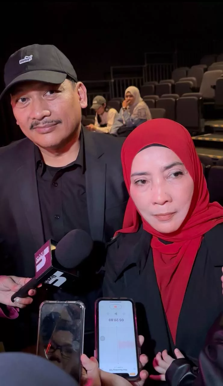 “Dari Tak Nak, Tersuka Pula…,” - Senyuman & Pick Up Line Jadi Asbab Ibu Shila Amzah Terima Lamaran Selepas Sebulan Kenal 9 “Dari Tak Nak, Tersuka Pula…,” – Senyuman & Pick Up Line Jadi Asbab Ibu Shila Amzah Terima Lamaran Selepas Sebulan Kenal