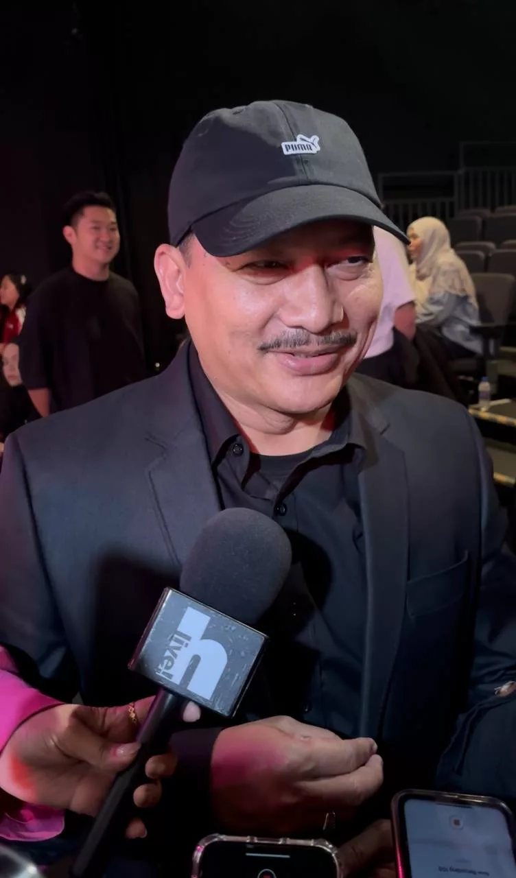 “Dari Tak Nak, Tersuka Pula…,” - Senyuman & Pick Up Line Jadi Asbab Ibu Shila Amzah Terima Lamaran Selepas Sebulan Kenal 8 “Dari Tak Nak, Tersuka Pula…,” – Senyuman & Pick Up Line Jadi Asbab Ibu Shila Amzah Terima Lamaran Selepas Sebulan Kenal