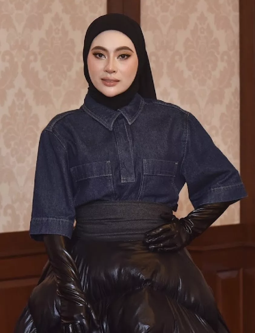 “Memang Tinggalkan Datuk Red Di Tepi Jalan Tapi Bersebab, Tak Boleh Dikongsikan Kepada Umum,” – Adira Suhaimi