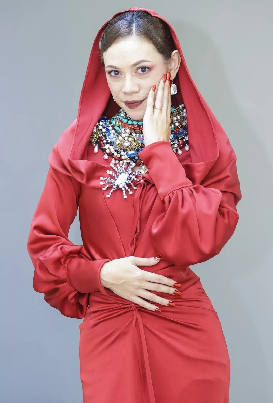 “Saya Sebenarnya Tuli,” – Telinga Kiri Tak Berfungsi Sejak Usia 8 Tahun, Kekurangan Tak Patahkan Semangat Shae Jadi Penyanyi