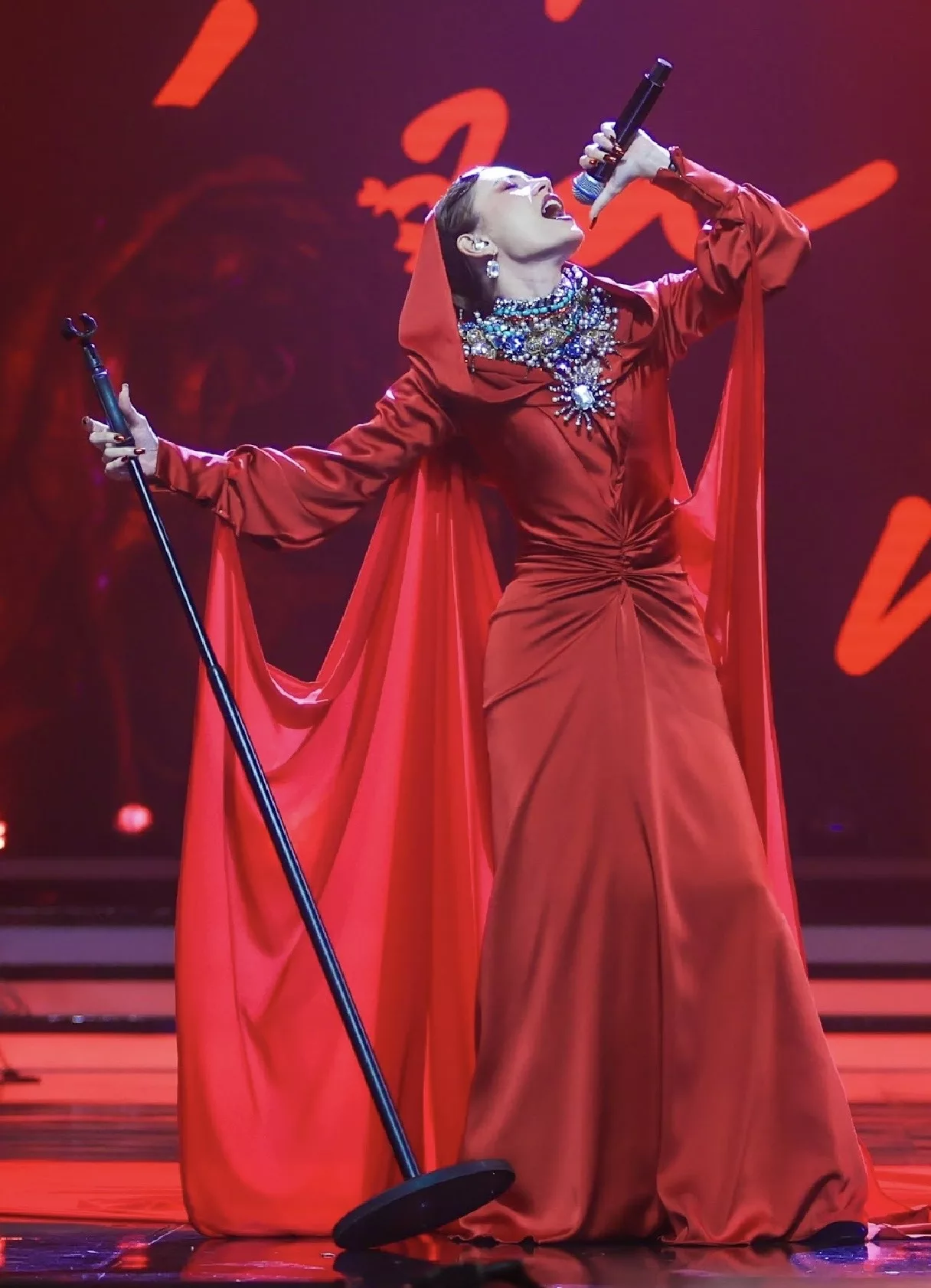 “Saya Sebenarnya Tuli,” – Telinga Kiri Tak Berfungsi Sejak Usia 8 Tahun, Kekurangan Tak Patahkan Semangat Shae Jadi Penyanyi