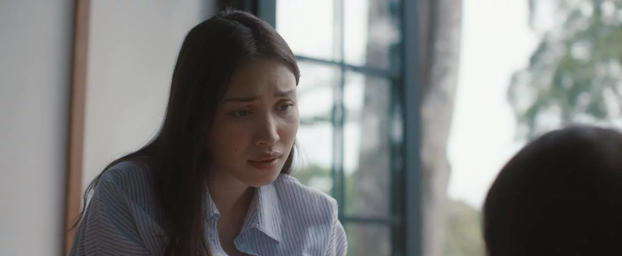 “Berlakon Pekerjaan Kami,” – Zahirah Macwilson Bergilir-Gilir Terima Tawaran Lakonan Dengan Suami, Mahu Yang Terbaik Untuk Anak