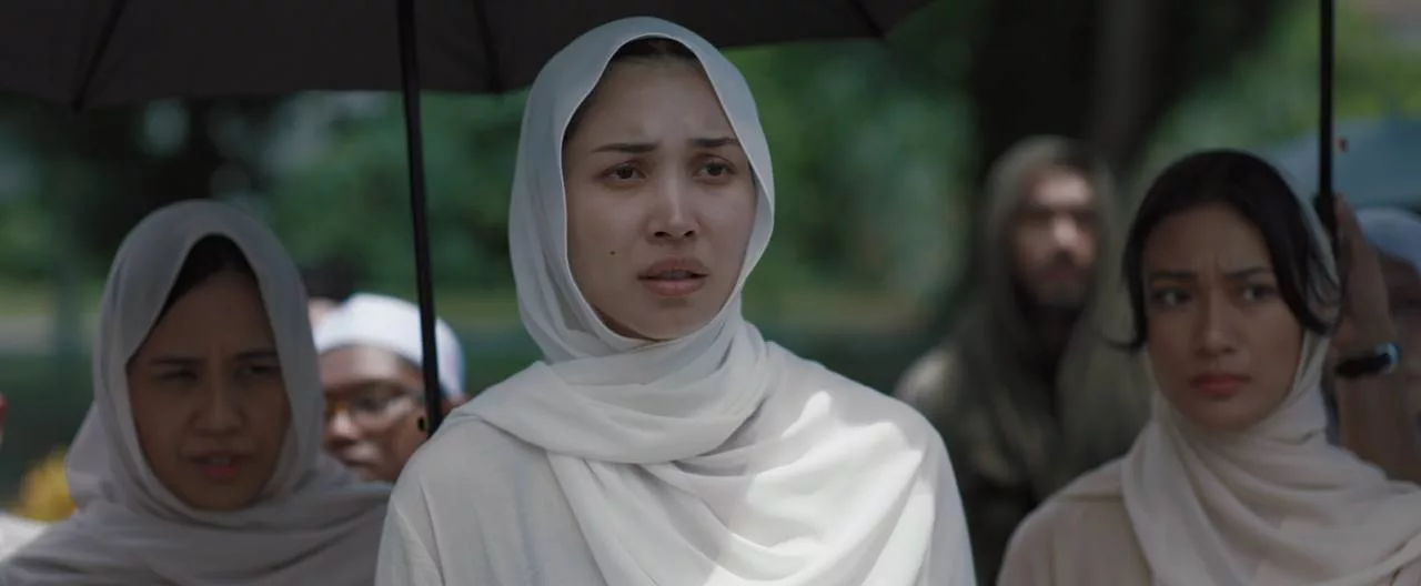 “Berlakon Pekerjaan Kami,” – Zahirah Macwilson Bergilir-Gilir Terima Tawaran Lakonan Dengan Suami, Mahu Yang Terbaik Untuk Anak