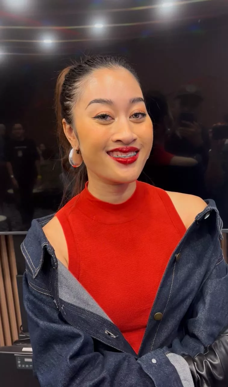 Aisha Retno Tak Sangka Batik Boleh Jadi Isu Besar Netizen, Dakwa Terima Ugutan! - “Walau Viral Yang Baik & Buruk, Saya Anggap Ia Anugerah Allah.” 9 Aisha Retno Tak Sangka Batik Boleh Jadi Isu Besar Netizen, Dakwa Terima Ugutan! – “Walau Viral Yang Baik & Buruk, Saya Anggap Ia Anugerah Allah.”