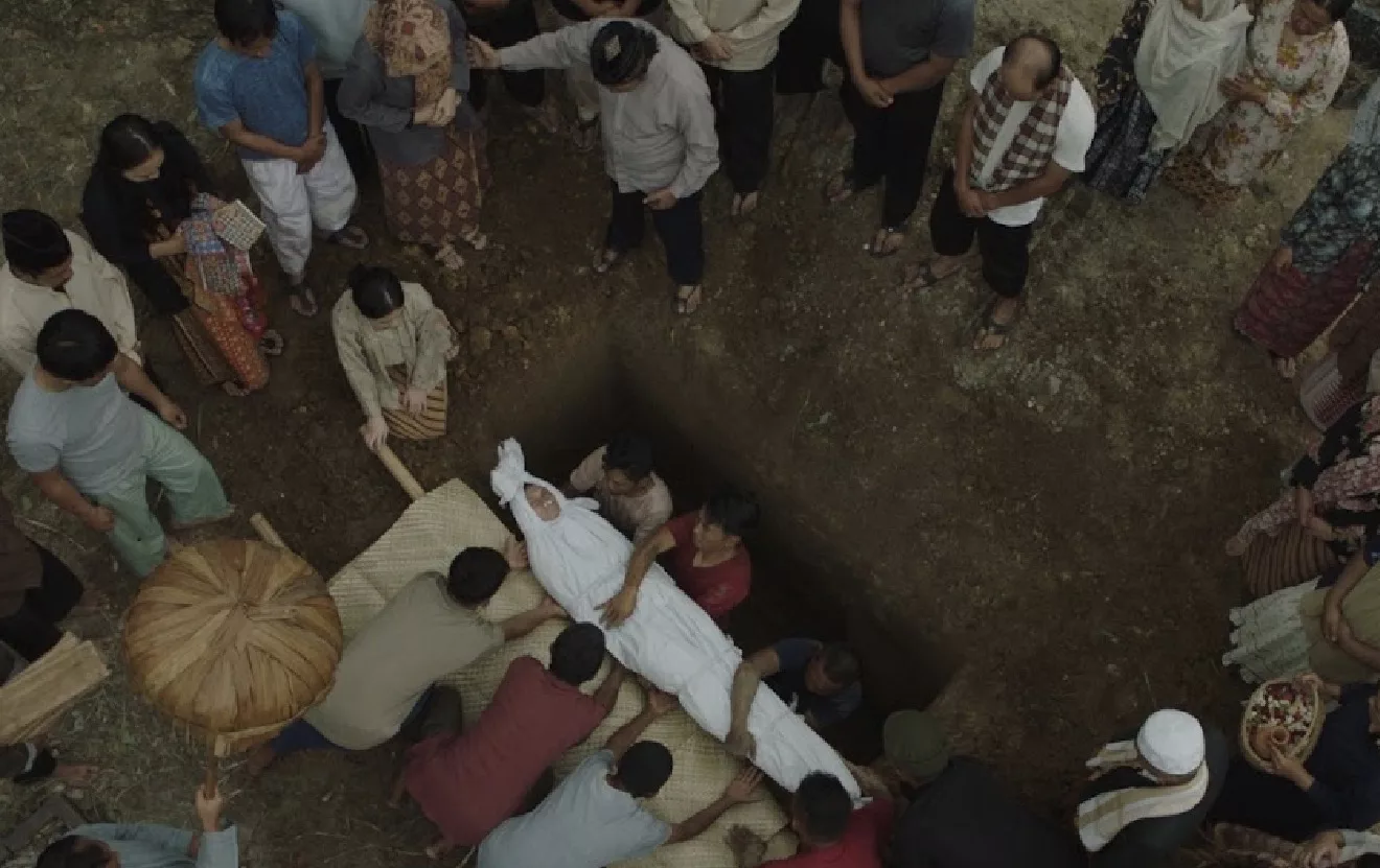 Menjelang Magrib 2… Kisah Seram Remaja Perempuan Yang Dipasung Hidup Semula!