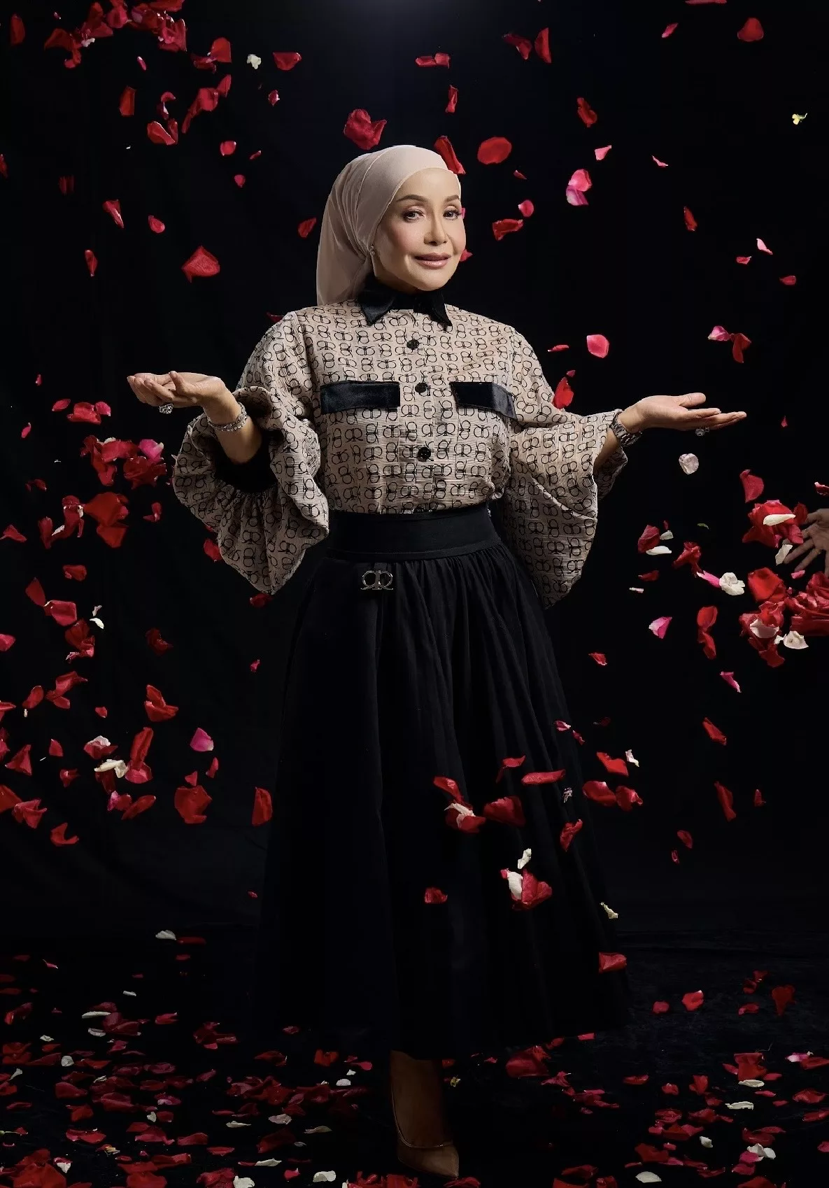 “Menjaga Kecantikan Itu Ibadah,” - Madam Mariyah Turun 48KG… 2 Tahun Tak Jamah Nasi! Seru Wanita & Lelaki Jaga Penampilan 8 “Menjaga Kecantikan Itu Ibadah,” – Madam Mariyah Turun 48KG… 2 Tahun Tak Jamah Nasi! Seru Wanita & Lelaki Jaga Penampilan