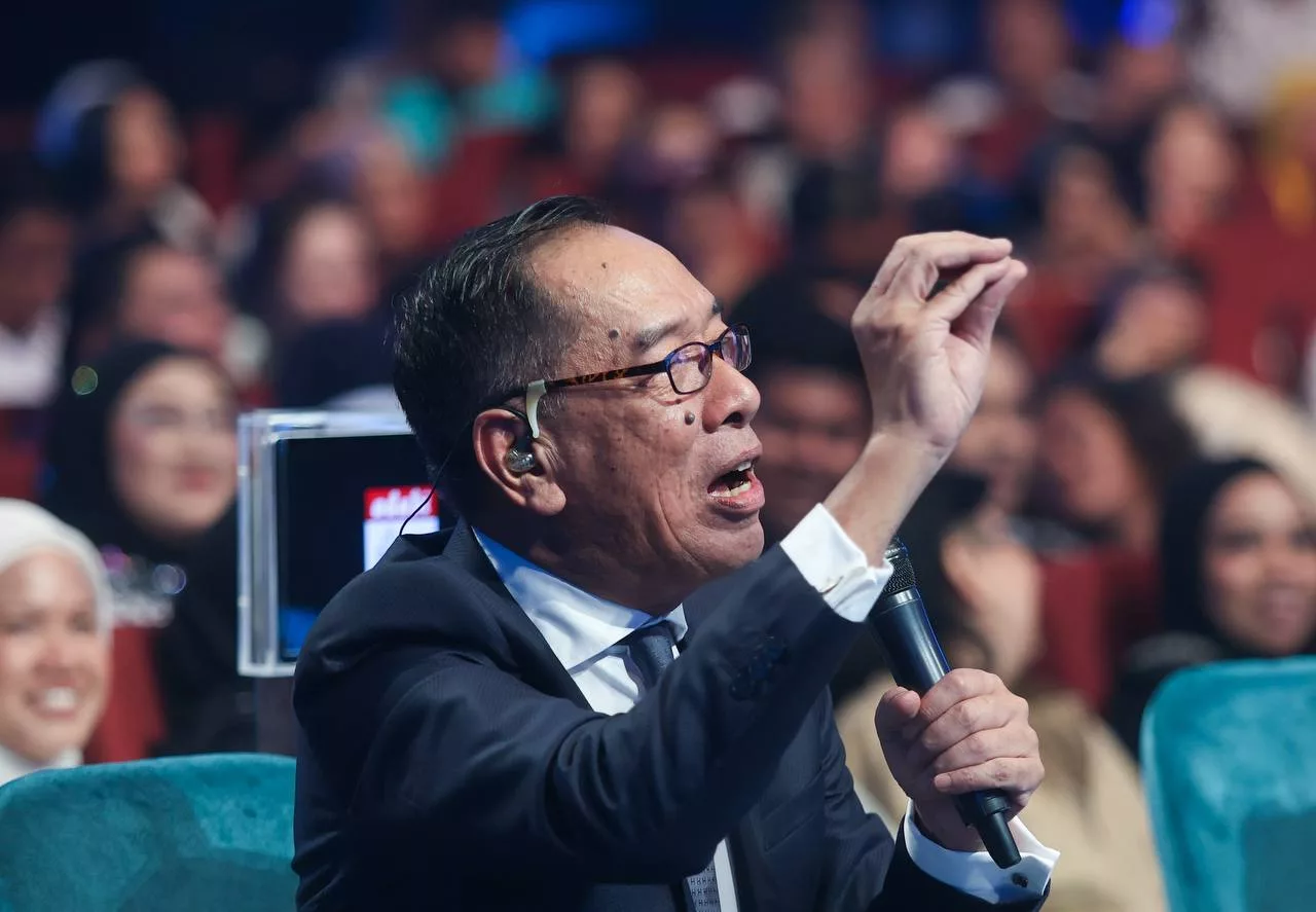 “Kita Tak Boleh Terus Banding…,” – Ramli MS Terhibur Persembahan Minggu Pertama GV12, Harap Peserta Tak Naik Lemak!