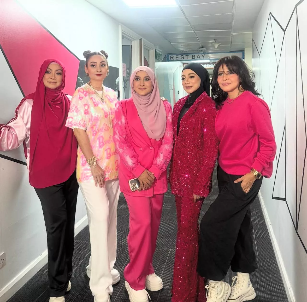 “Dia Memang Agak Tertekan,” - Anggota Elite Tak Tahu Linda Nak Tarik Diri, Beri Ruang Berehat 12 “Dia Memang Agak Tertekan,” – Anggota Elite Tak Tahu Linda Nak Tarik Diri, Beri Ruang Berehat