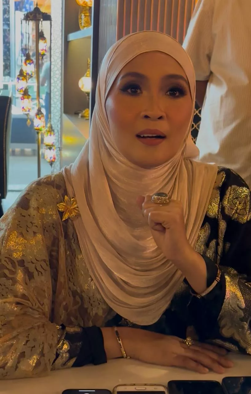 Siti Nordiana Tak Mahu Lagu ‘Ahai’ Dibandingkan Dengan Album Tokti – ‘Kita Sama-Sama Angkat Irama Malaysia.’” 6 Siti Nordiana Tak Mahu Lagu ‘Ahai’ Dibandingkan Dengan Album Tokti – ‘Kita Sama-Sama Angkat Irama Malaysia.’”