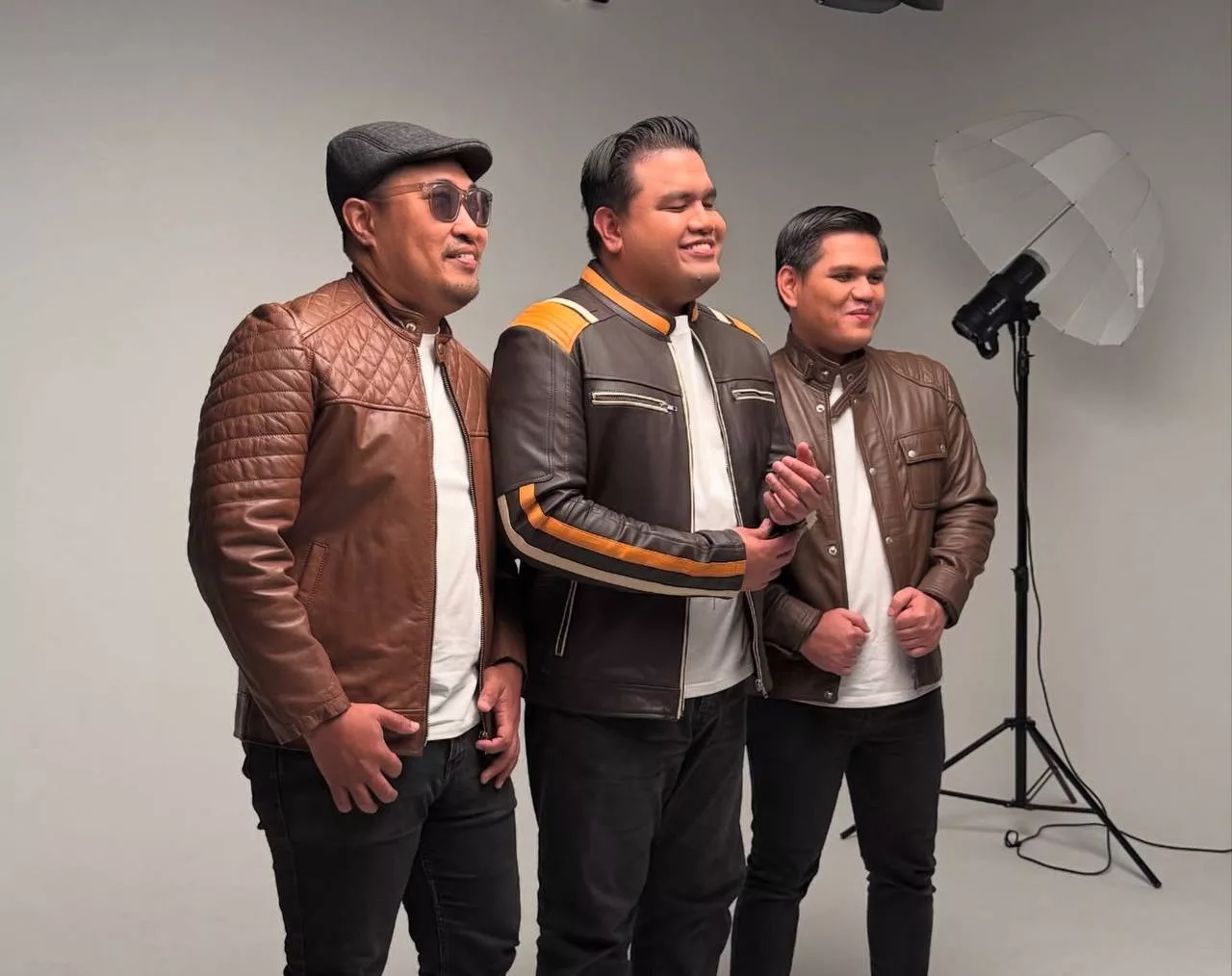 “Kami Kongsi Berlapan Termasuk Kru, Bukan Pakai Minus One,” - Pernah Dapat Offer RM800, Caliph Buskers Dedah Realiti Pahit Tawaran Bayaran Rendah 11 “Kami Kongsi Berlapan Termasuk Kru, Bukan Pakai Minus One,” – Pernah Dapat Offer RM800, Caliph Buskers Dedah Realiti Pahit Tawaran Bayaran Rendah
