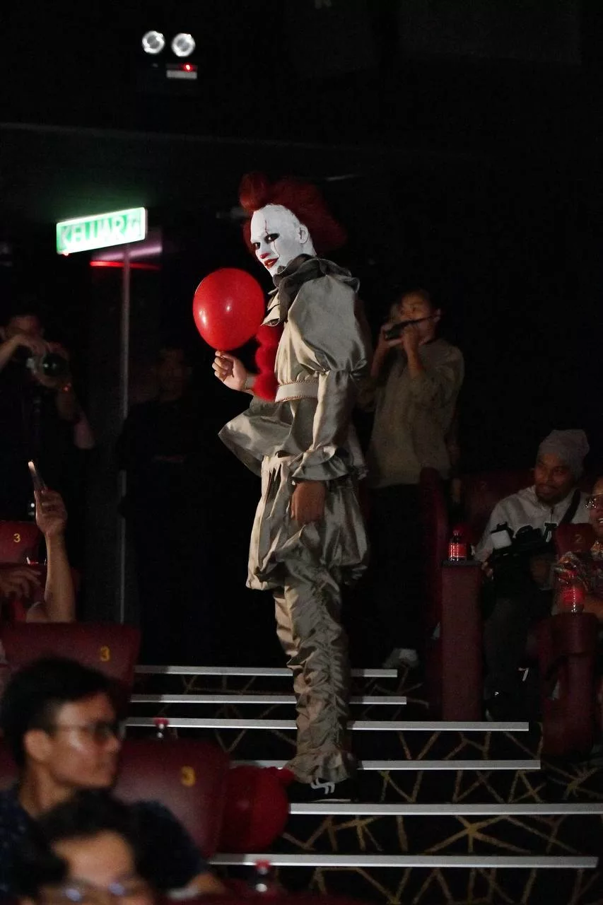 Pennywise Turun & Serbu KLCC! Tayangan Perdana ‘IT: Welcome To Derry’ Buat Penonton Rasa Gerun, Tak Henti Jerit!