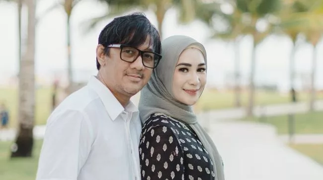 Andre Taulany Sah Bercerai Selepas 20 Tahun Berkahwin. Tiada Tuntutan Harta Dan Hak Asuh Anak