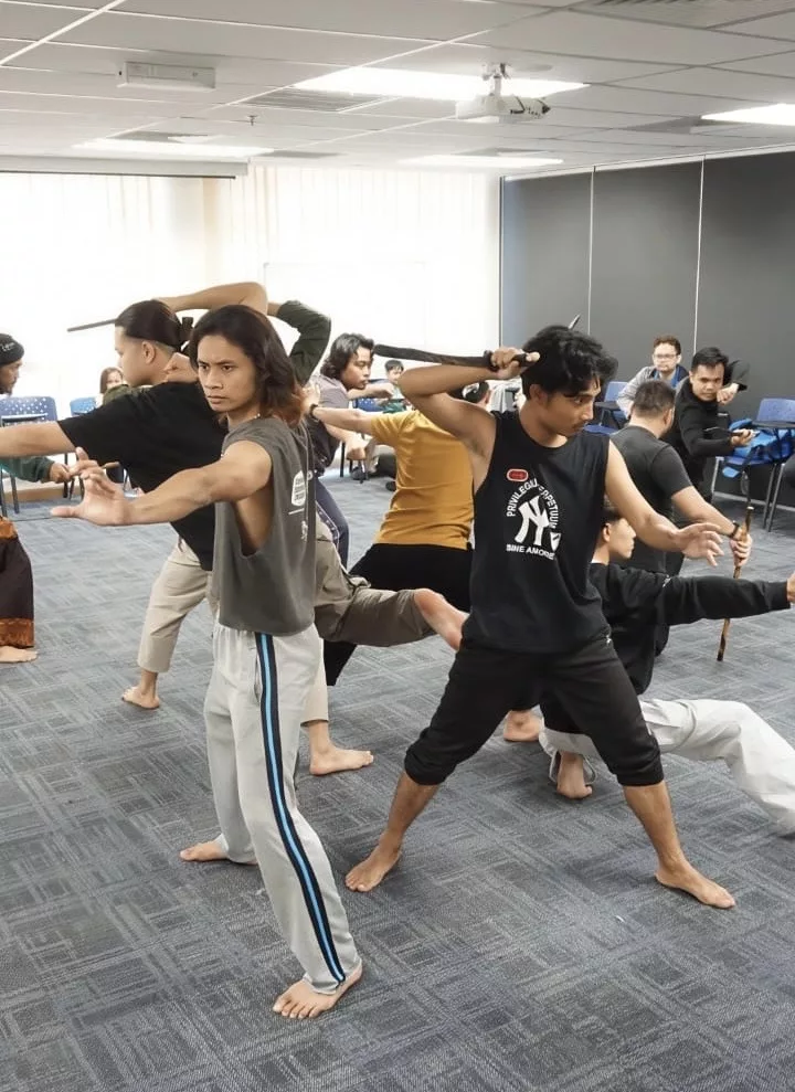 “Suara Emas & Aura Teater Bertemu,” – Asmidar Bersilat Atas Pentas & Dr Norzizi ‘Menyala’ Dalam Muzikal Epik Paduka Cik Siti