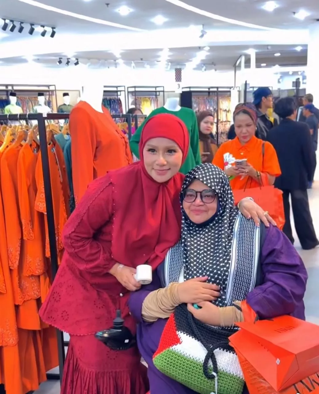 “Saya Sendiri Tak Sangka…,” – Fenomena ‘Jamilah’ Bawa Rezeki Luar Biasa, Que Haidar Diserbu Ratusan Pemina​t!