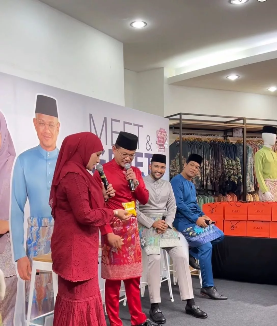 “Saya Sendiri Tak Sangka…,” – Fenomena ‘Jamilah’ Bawa Rezeki Luar Biasa, Que Haidar Diserbu Ratusan Pemina​t!