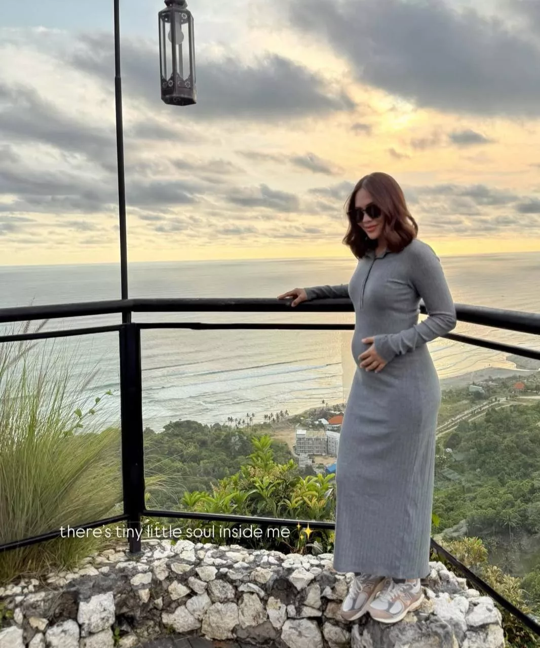 8 Tahun Menanti Keajaiban, Akhirnya Indah Ruhaila Hamil Anak Pertama – “Allah Sebaik-Baik Perancang.”