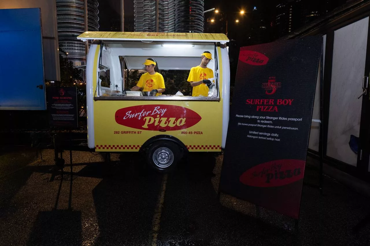 Beca Hawkins & Hell Fire Club Dah Sampai Kuala Lumpur? Jadi Yang Terawal Saksikan Stranger Things 5 Akhir Dengan Pakej Astro One! 19 Beca Hawkins & Hell Fire Club Dah Sampai Kuala Lumpur? Jadi Yang Terawal Saksikan Stranger Things 5 Akhir Dengan Pakej Astro One!