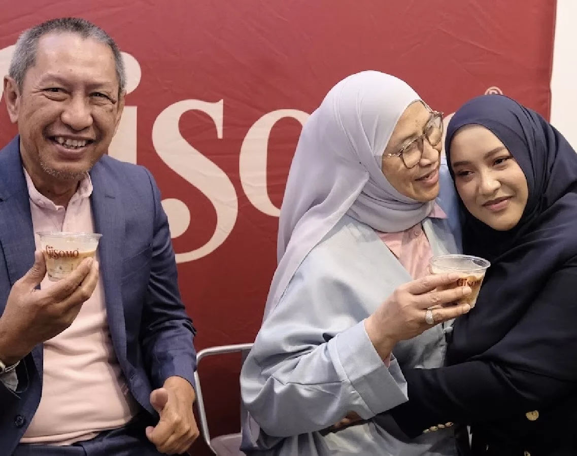 “Mak Asal Kelantan, Ayah Orang Terengganu,” – Anak Penulis Lirik Lan Laga, Syailah Buka Kafe Sendiri, Dedikasi Pada Arwah Nenek