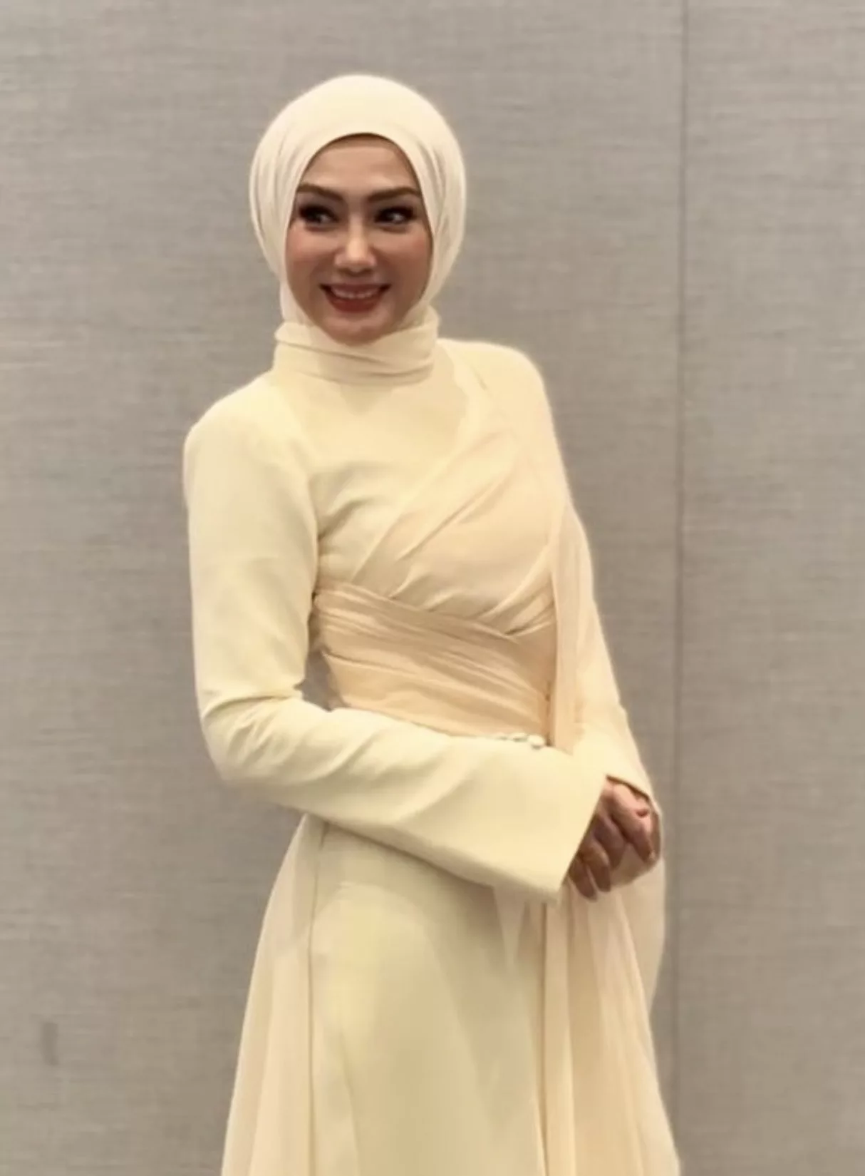 “Seram Sejuk Pertama Kali Ke Studio Di Singapura Masa Itu,” - Erra Fazira Hidupkan ‘Cinta Abadi’ Selepas 32 Tahun, Sempena Detik Istimewa Jumaat Ini 6 “Seram Sejuk Pertama Kali Ke Studio Di Singapura Masa Itu,” – Erra Fazira Hidupkan ‘Cinta Abadi’ Selepas 32 Tahun, Sempena Detik Istimewa Jumaat Ini