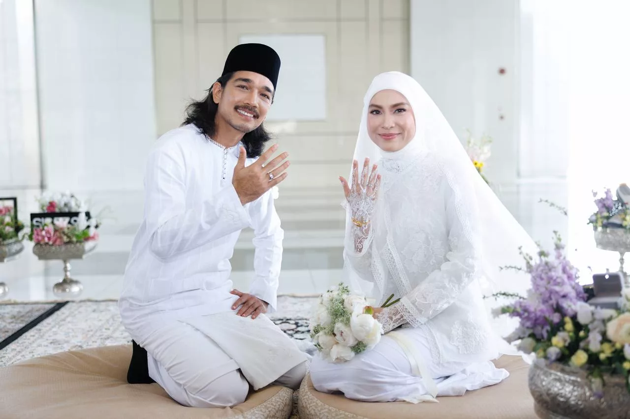 Nombor Plat Kereta ‘SIS5795’ Antara Hantaran Kahwin, Sissy Imann Sah Bergelar Isteri Dr. Zamir Hilman 8 Nombor Plat Kereta ‘SIS5795’ Antara Hantaran Kahwin, Sissy Imann Sah Bergelar Isteri Dr. Zamir Hilman