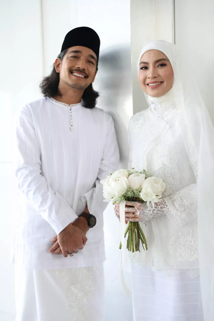 Nombor Plat Kereta ‘SIS5795’ Antara Hantaran Kahwin, Sissy Imann Sah Bergelar Isteri Dr. Zamir Hilman 11 Nombor Plat Kereta ‘SIS5795’ Antara Hantaran Kahwin, Sissy Imann Sah Bergelar Isteri Dr. Zamir Hilman