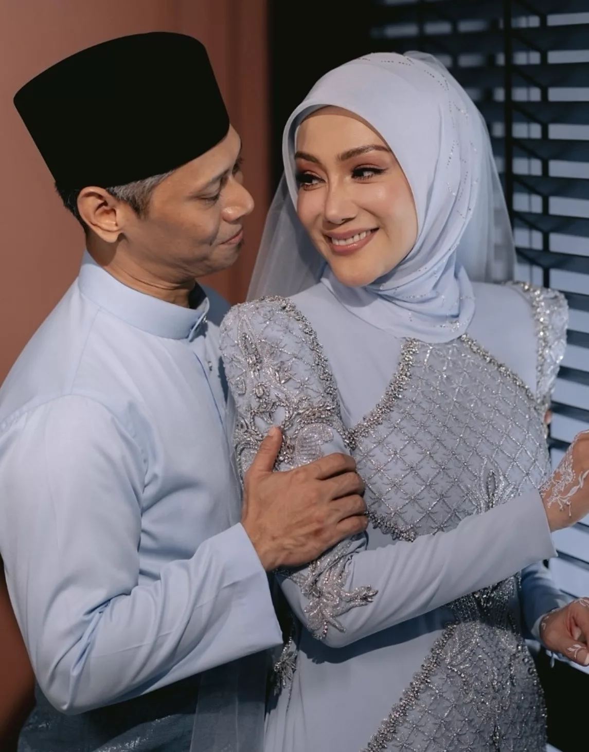 Ezwan Zain Nak Naikkan Aura Isteri Sempena Majlis Resepsi, Erra Fazira Pula Usaha Siapkan 500 Doorgift Handmade - “Tanda Kasih Sayang…” 9 Ezwan Zain Nak Naikkan Aura Isteri Sempena Majlis Resepsi, Erra Fazira Pula Usaha Siapkan 500 Doorgift Handmade – “Tanda Kasih Sayang…”