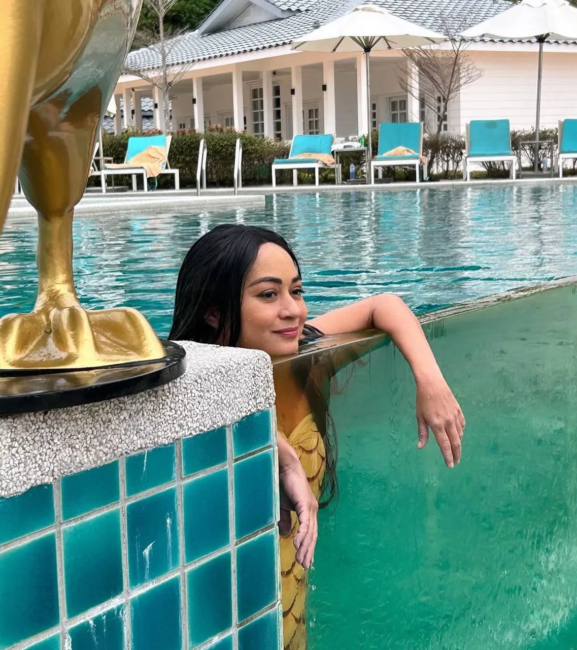 “Dulu Warna Natural Tapi Agak Berat & Susah Dipakai,”- Kostum Duyung Dikritik, Maya Karin Tegaskan Produksi Kini Utamakan Keselesaan 7 “Dulu Warna Natural Tapi Agak Berat & Susah Dipakai,”- Kostum Duyung Dikritik, Maya Karin Tegaskan Produksi Kini Utamakan Keselesaan