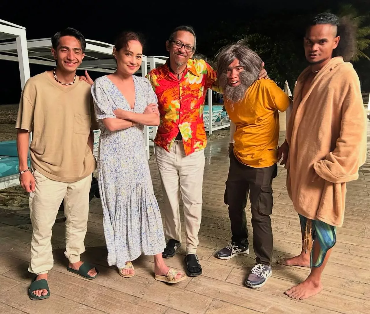 “Dulu Warna Natural Tapi Agak Berat & Susah Dipakai,”- Kostum Duyung Dikritik, Maya Karin Tegaskan Produksi Kini Utamakan Keselesaan 8 “Dulu Warna Natural Tapi Agak Berat & Susah Dipakai,”- Kostum Duyung Dikritik, Maya Karin Tegaskan Produksi Kini Utamakan Keselesaan