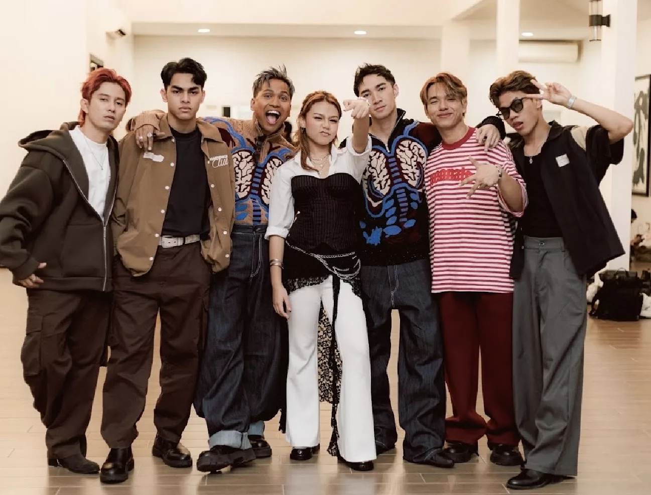 “Nama Yang Sama Muncul Dalam Bentuk Fizikal,” - Kebetulan 10 Tahun Jadi Nyata, Kolaborasi Alpha & Neonate Raih Pujian Hingga Korea! 7 “Nama Yang Sama Muncul Dalam Bentuk Fizikal,” – Kebetulan 10 Tahun Jadi Nyata, Kolaborasi Alpha & Neonate Raih Pujian Hingga Korea!