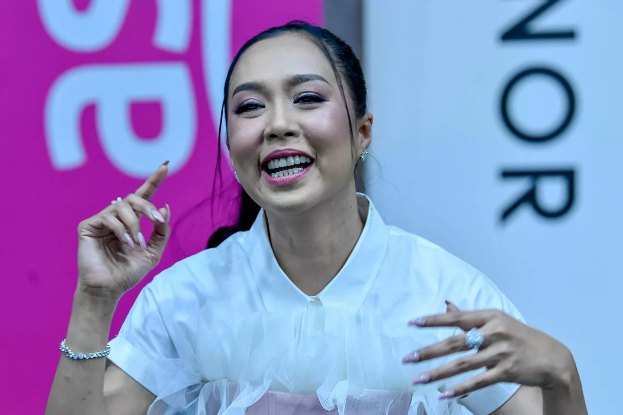 Syafinaz Tegas Jawab Isu Komen Terhadap Nubhan, Minta Netizen Jangan ‘Over Sensitive’ - “Emosi Dia Bercantum Dengan Lagu Itu.” 8 Syafinaz Tegas Jawab Isu Komen Terhadap Nubhan, Minta Netizen Jangan ‘Over Sensitive’ – “Emosi Dia Bercantum Dengan Lagu Itu.”