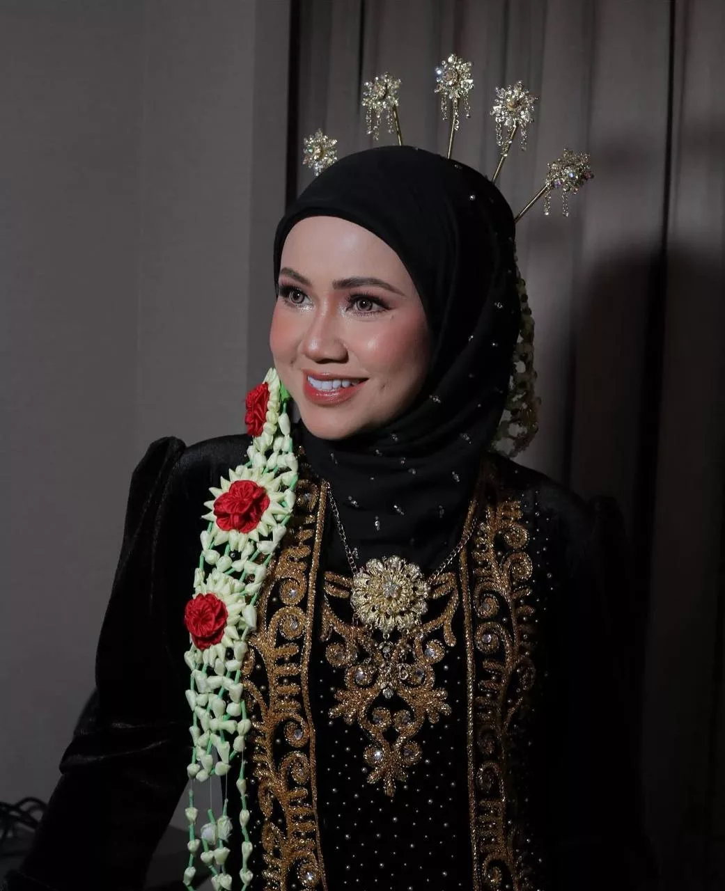 “Alhamdulillah, Boleh Senyumlah Tengok KWSP…,” – Dilabel Murahan & Gila Publisiti Sebab On Air Setiap Hari, Cik Piah Bidas Kenyataan Individu Ini