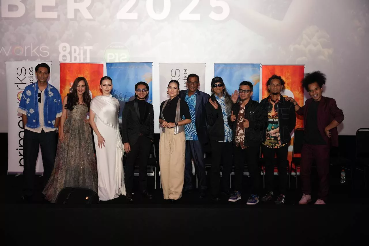 “Mungkin Dia Nampak Saya, Terus Nak Menghilang,” - Atu Terkilan Sharif Pulang Awal Ketika Malam Gala Filem Duyung, Sedia Turunkan Ego 12 “Mungkin Dia Nampak Saya, Terus Nak Menghilang,” – Atu Terkilan Sharif Pulang Awal Ketika Malam Gala Filem Duyung, Sedia Turunkan Ego