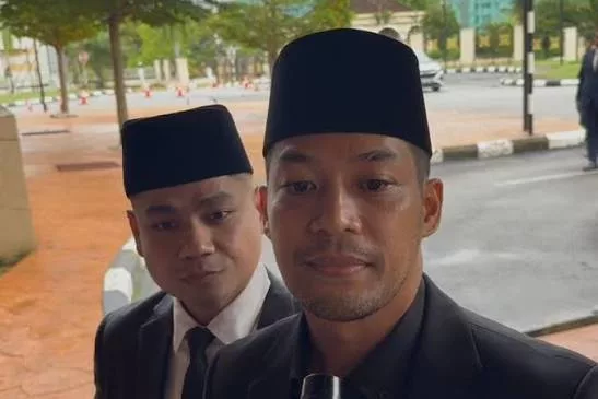 “Saya Berani Junjung Quran…,” - Kamal Adli Nafi Pernah Pukul Isteri, Minta Uqasha Tunjuk Laporan Polis & Kesihatan 7 “Saya Berani Junjung Quran…,” – Kamal Adli Nafi Pernah Pukul Isteri, Minta Uqasha Tunjuk Laporan Polis & Kesihatan